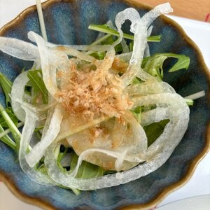 水菜とボロニアソーセージのサラダ